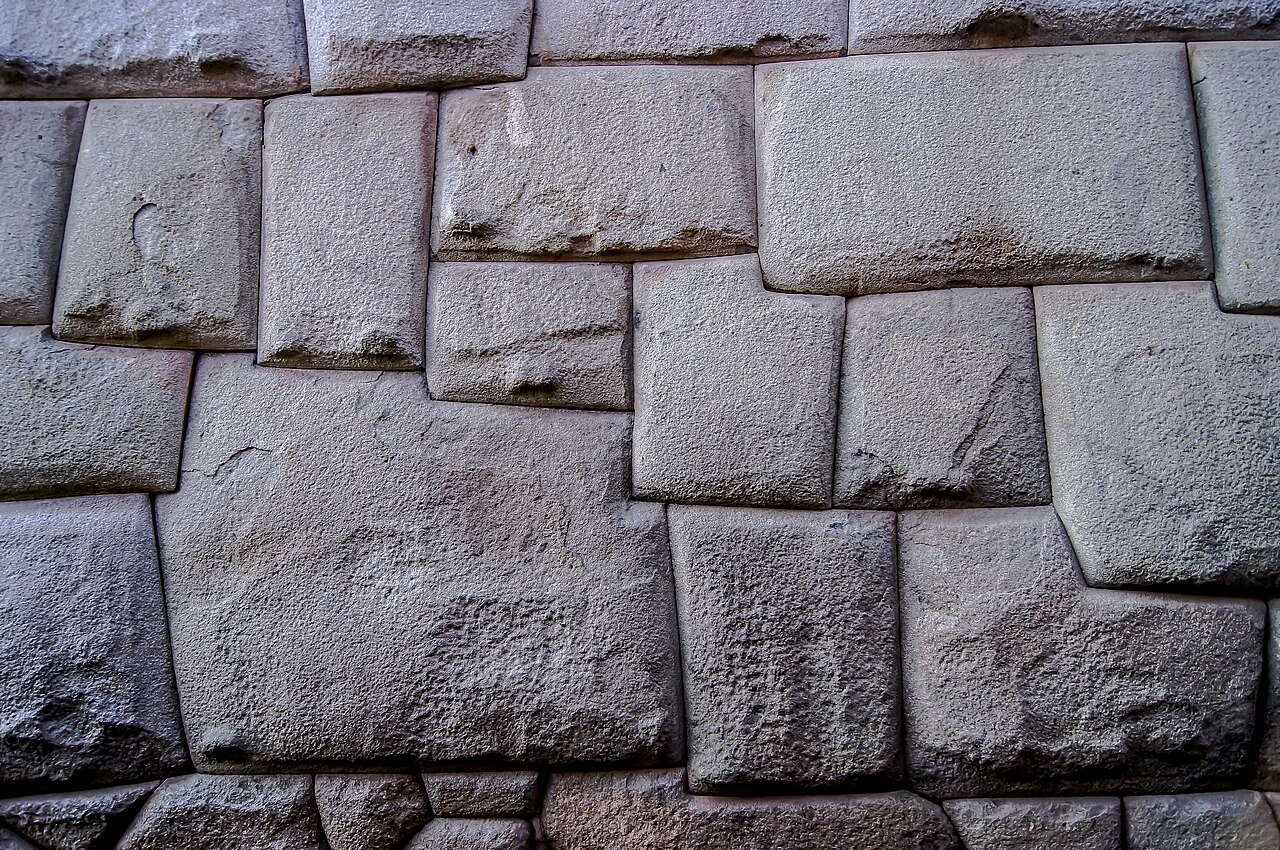 The Twelve-Angled Stone on Hatun Rumiyoc