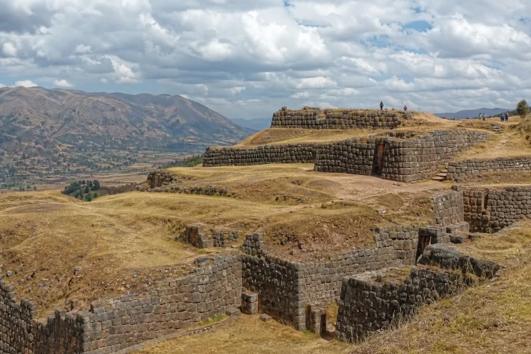 Wide view of the Puka Pukara archaeological site near Cusco.